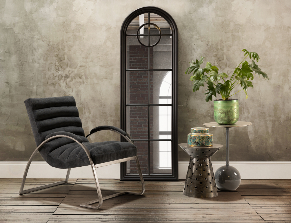 Quinn shop accent chair